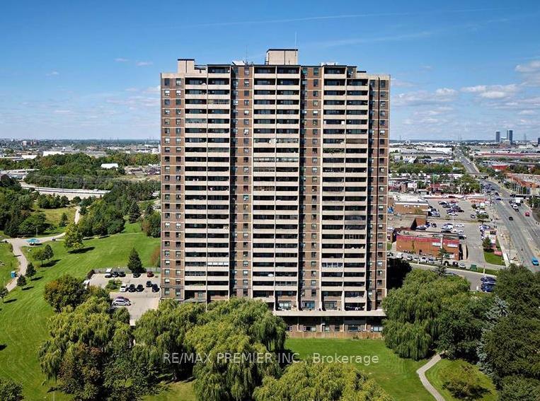 Property Photo:  3390 Weston Road 203  ON M9M 2X3 