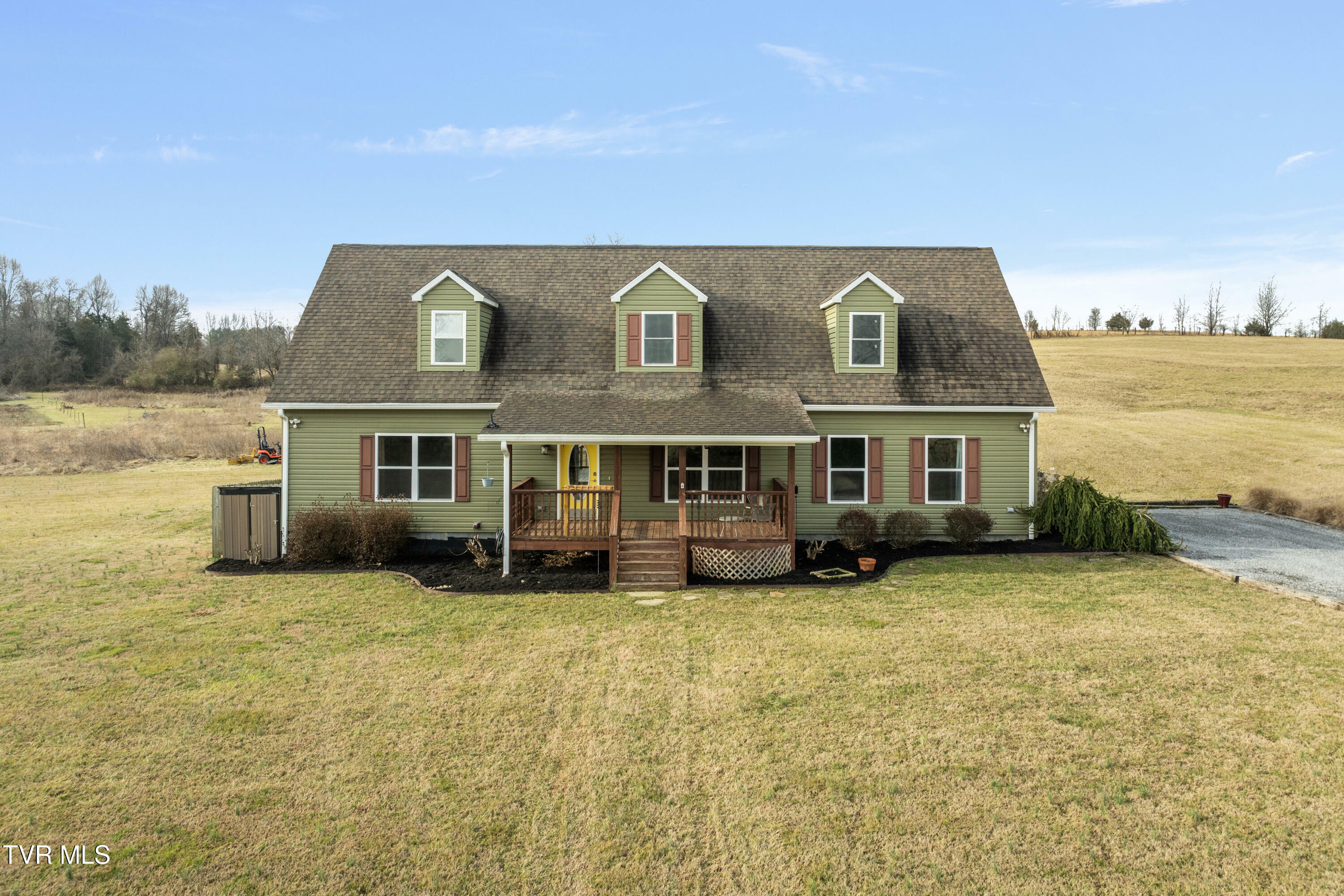 Property Photo: 840 Painter Road TN 37659