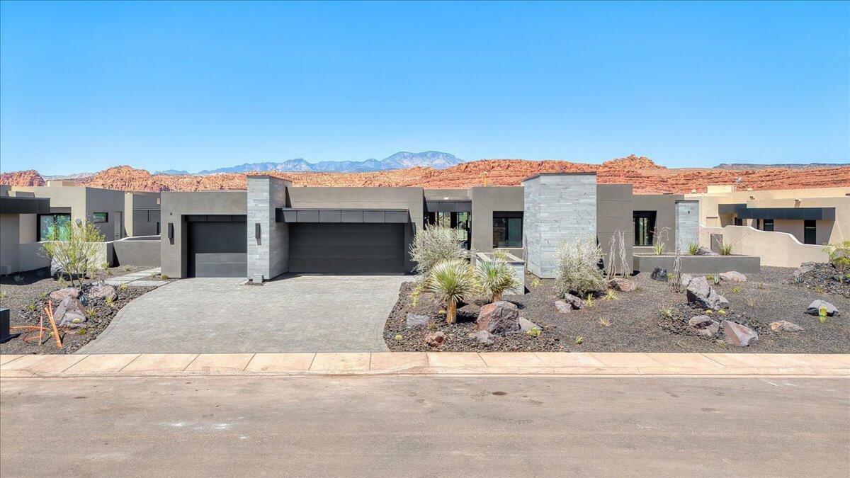 2888 W Blackhawk Ridge Cir  St George UT 84770 photo