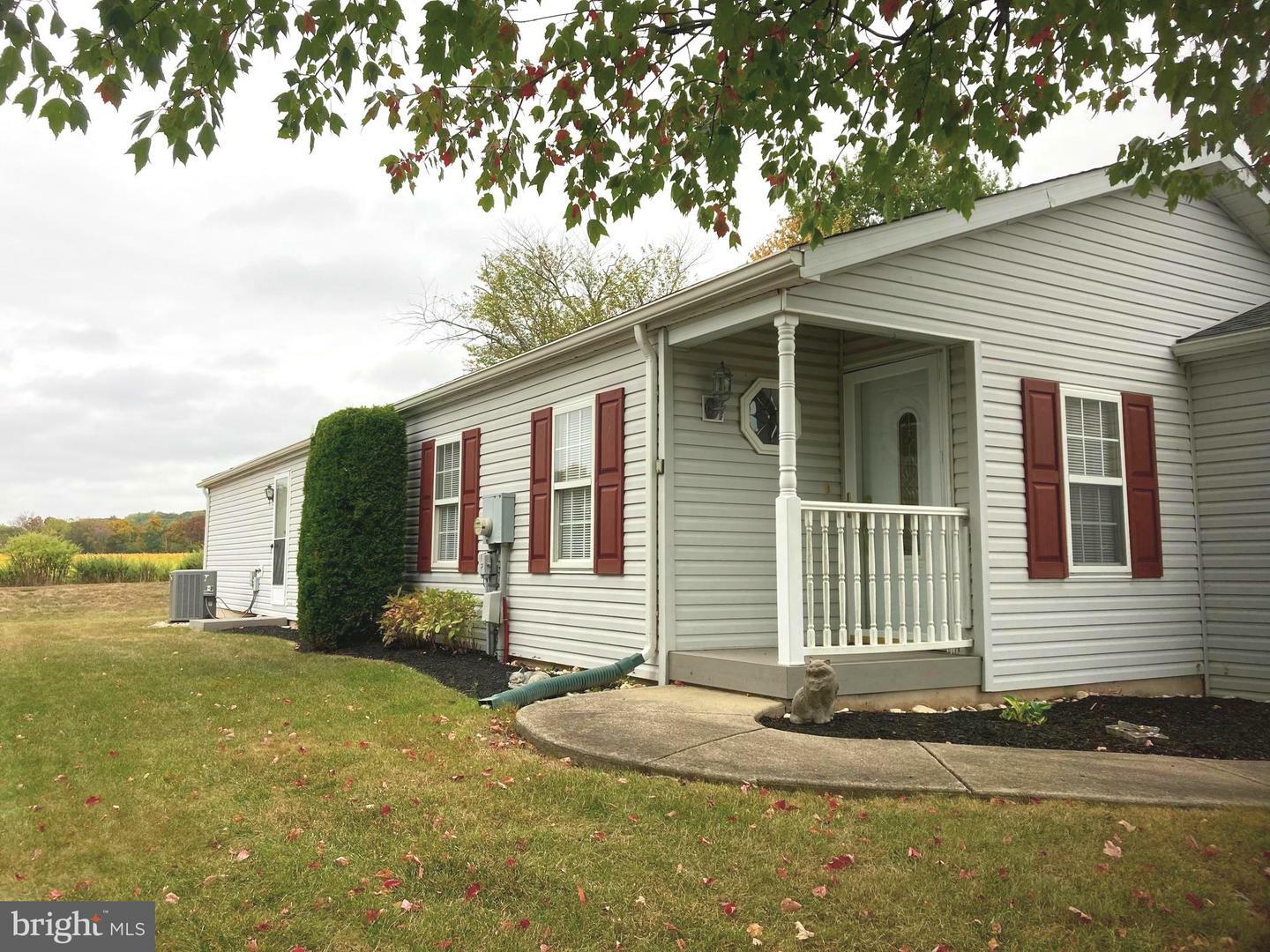 Property Photo:  586 Bent Pine Circle  PA 18938 