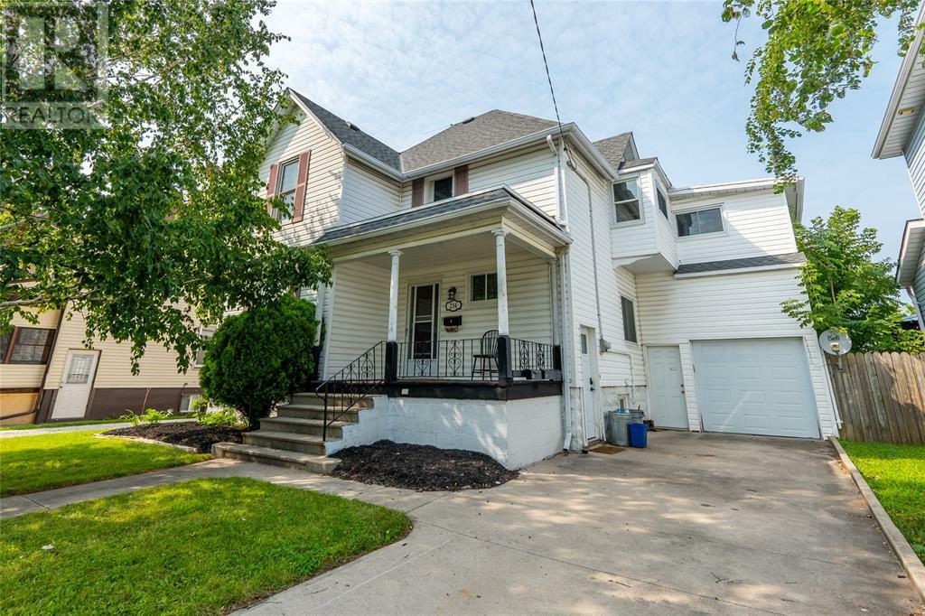 Photo de la propriété: 214 Talfourd Street ON N7T 1P1