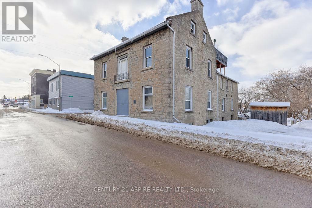 156 Mackay Street  Pembroke ON K8A 1B9 photo