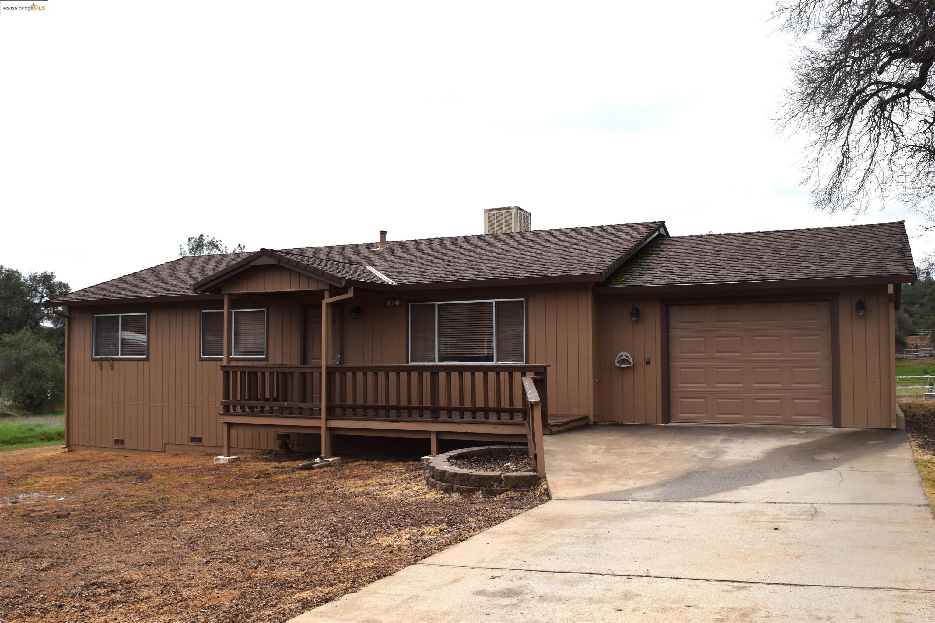 Property Photo: 812 Feather Drive CA 95228