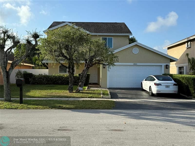 9920 SW 12th St  Pembroke Pines FL 33025 photo