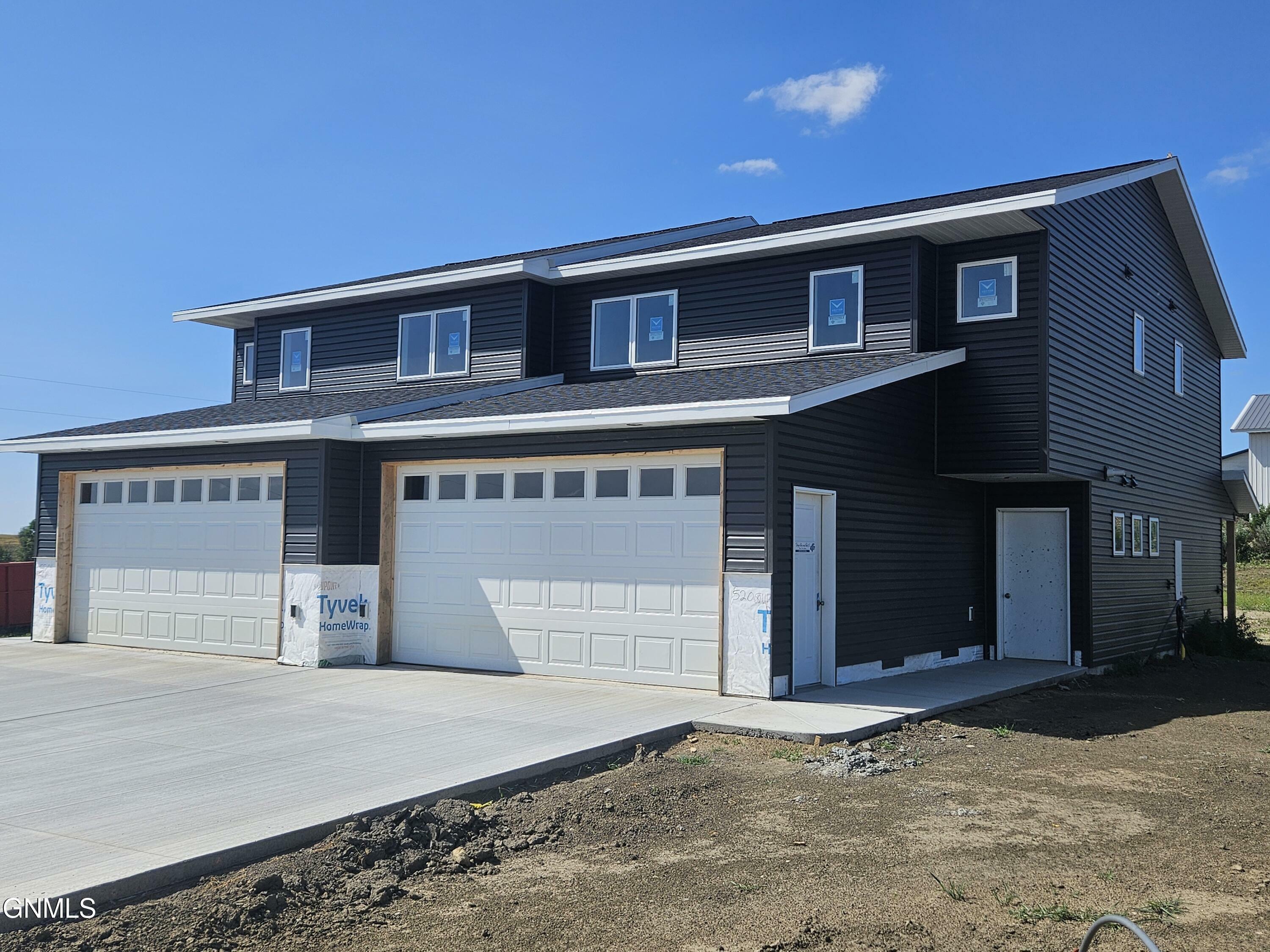 Property Photo:  5208 Welder Avenue  ND 58503 