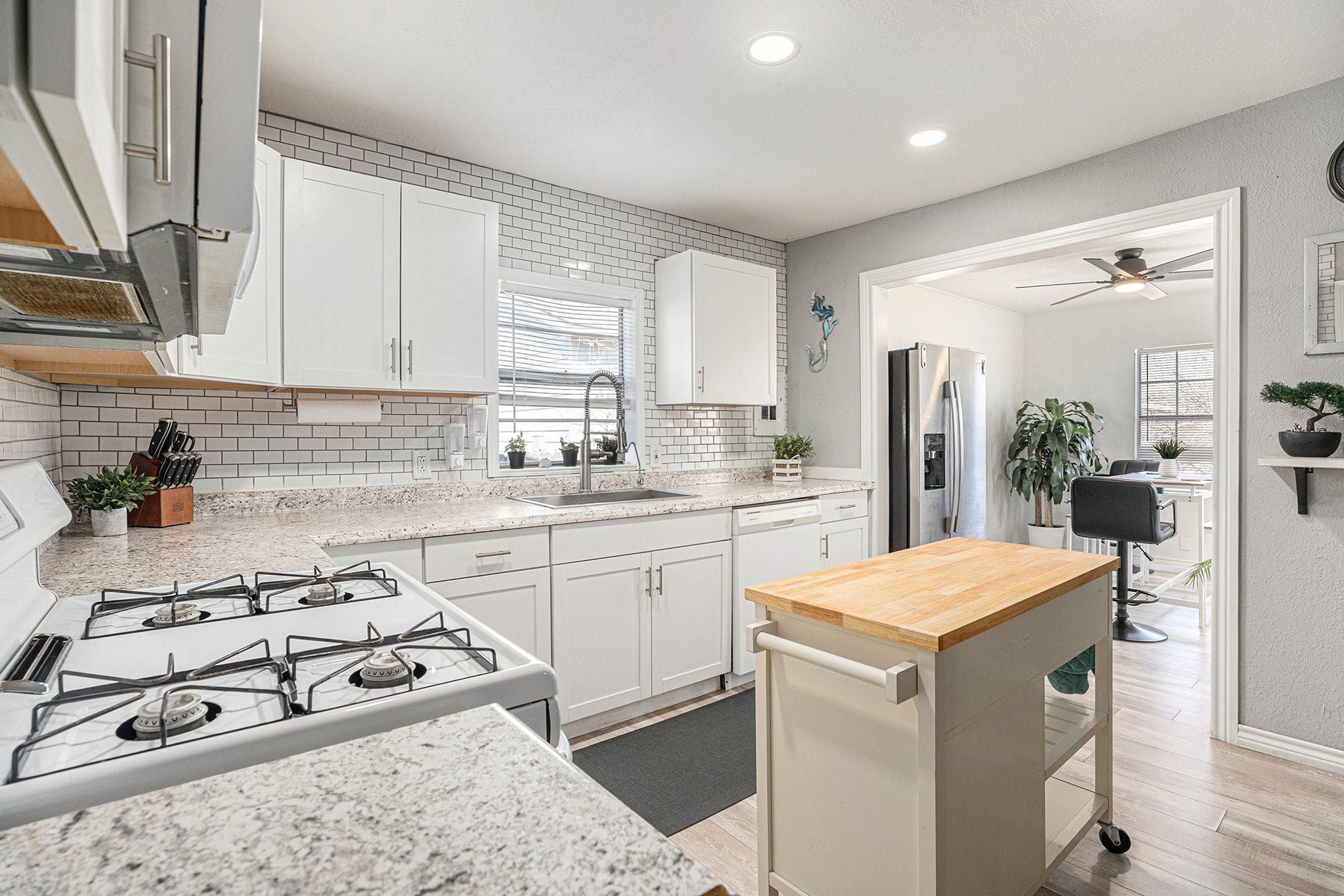 Property Photo: 2219 72nd Street TX 77551