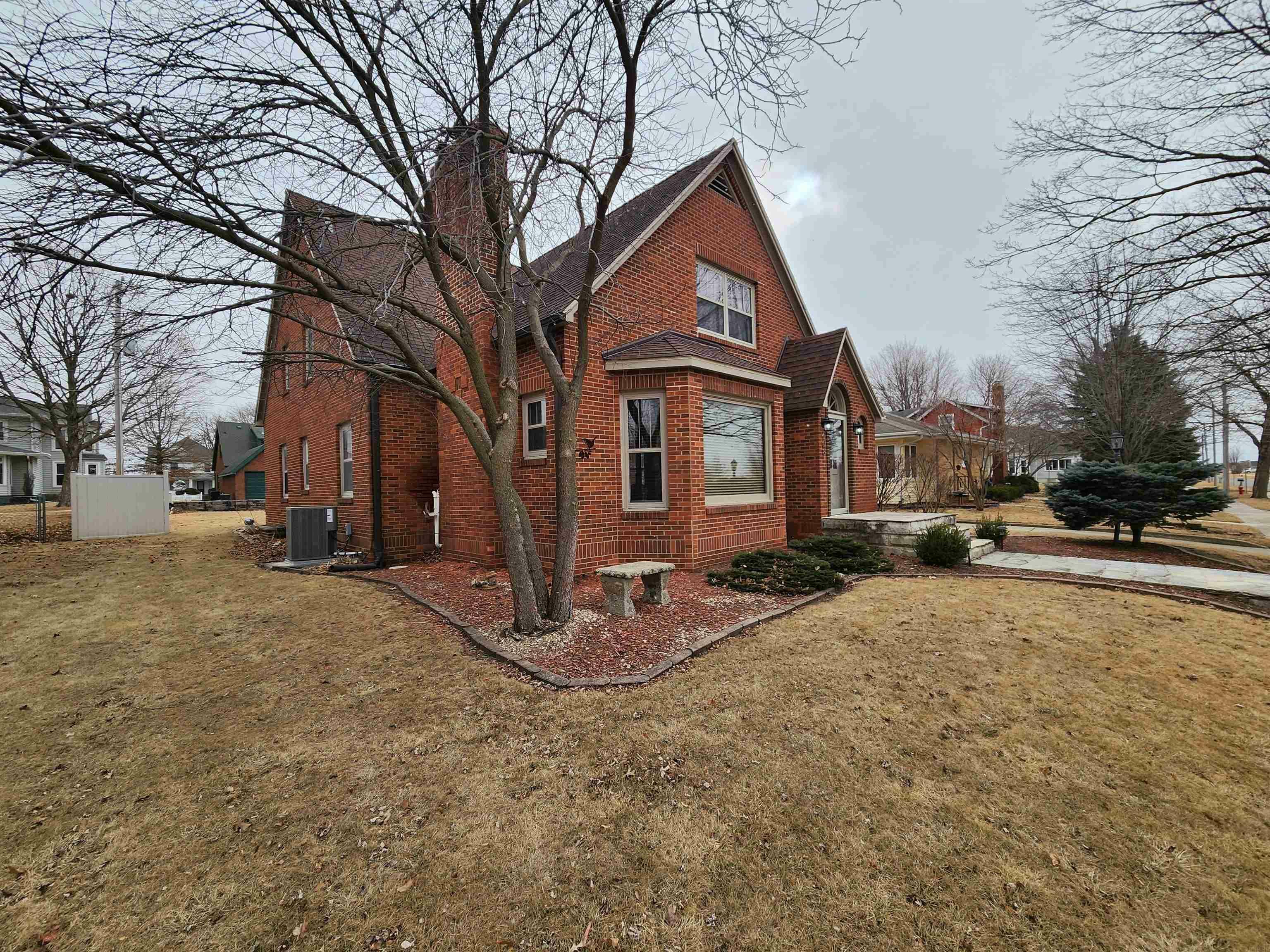 Property Photo:  608 3rd Street  IA 50665 