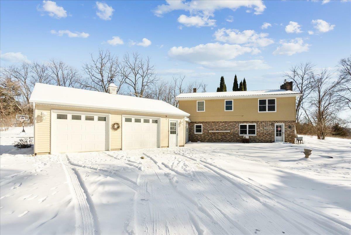 Property Photo:  2553 Hilton Avenue  IA 50622 