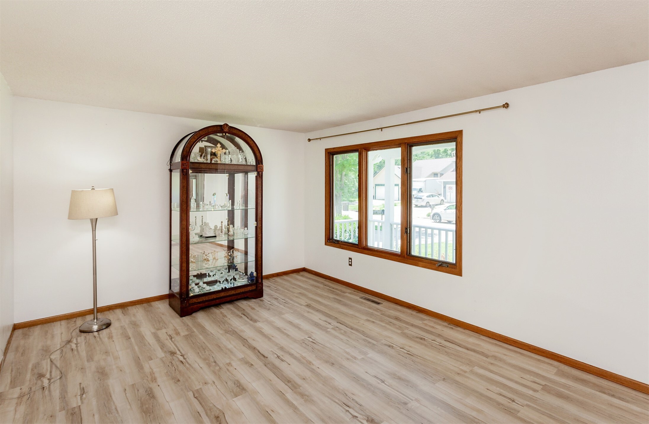 Property Photo: 3015 Deerpath Court IA 50320
