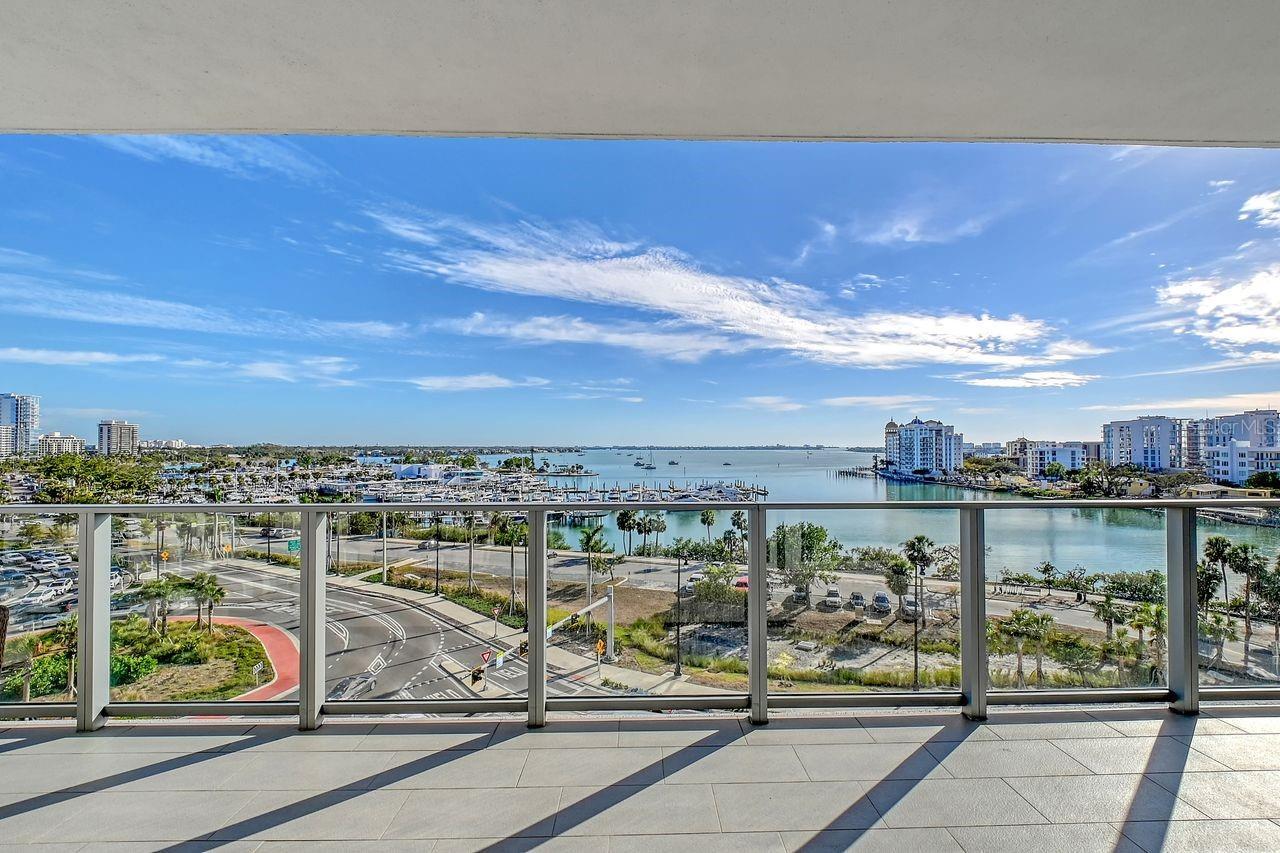 Property Photo: 1155 N Gulfstream Avenue 607 FL 34236