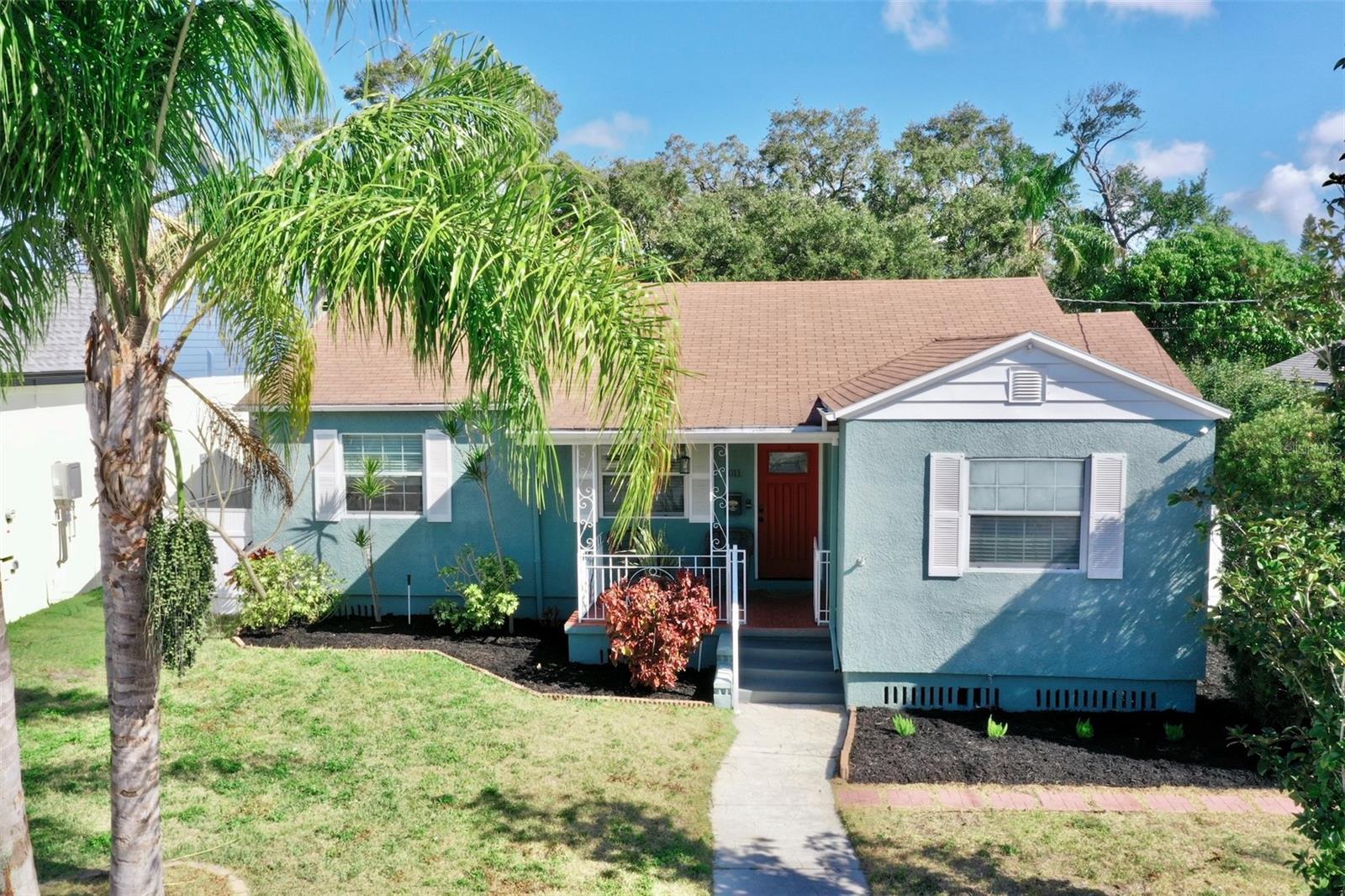 Property Photo: 1011 W Charter Street FL 33602