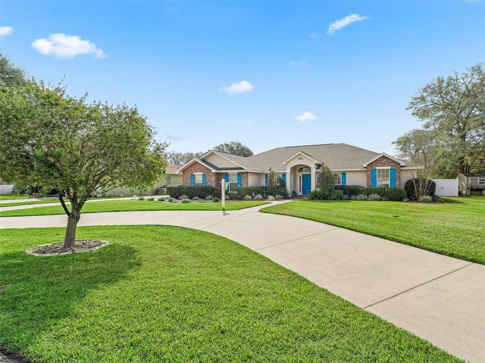 Property Photo: 10230 Barrington Court FL 34788