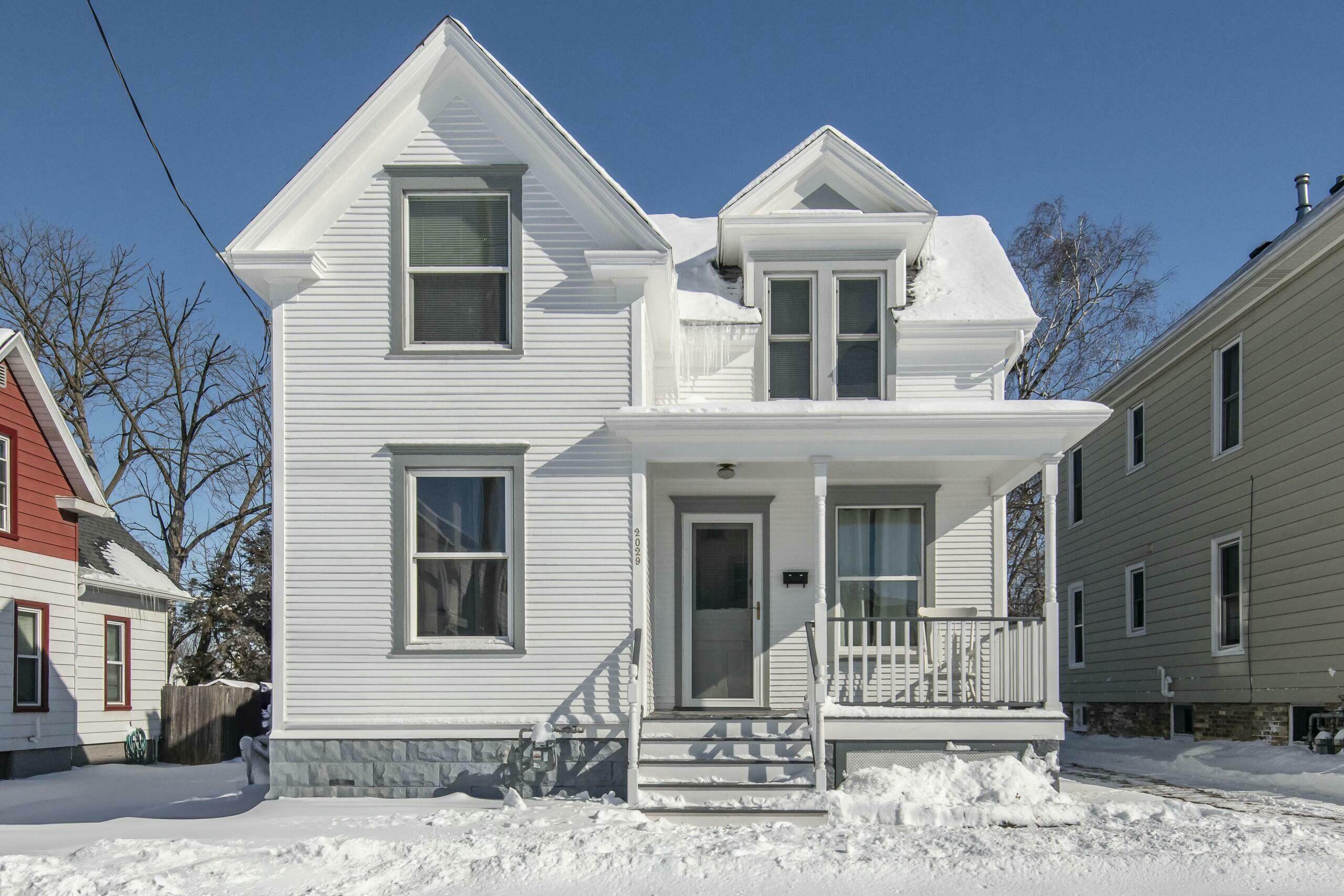 Property Photo:  2029 Carter St  WI 53402 