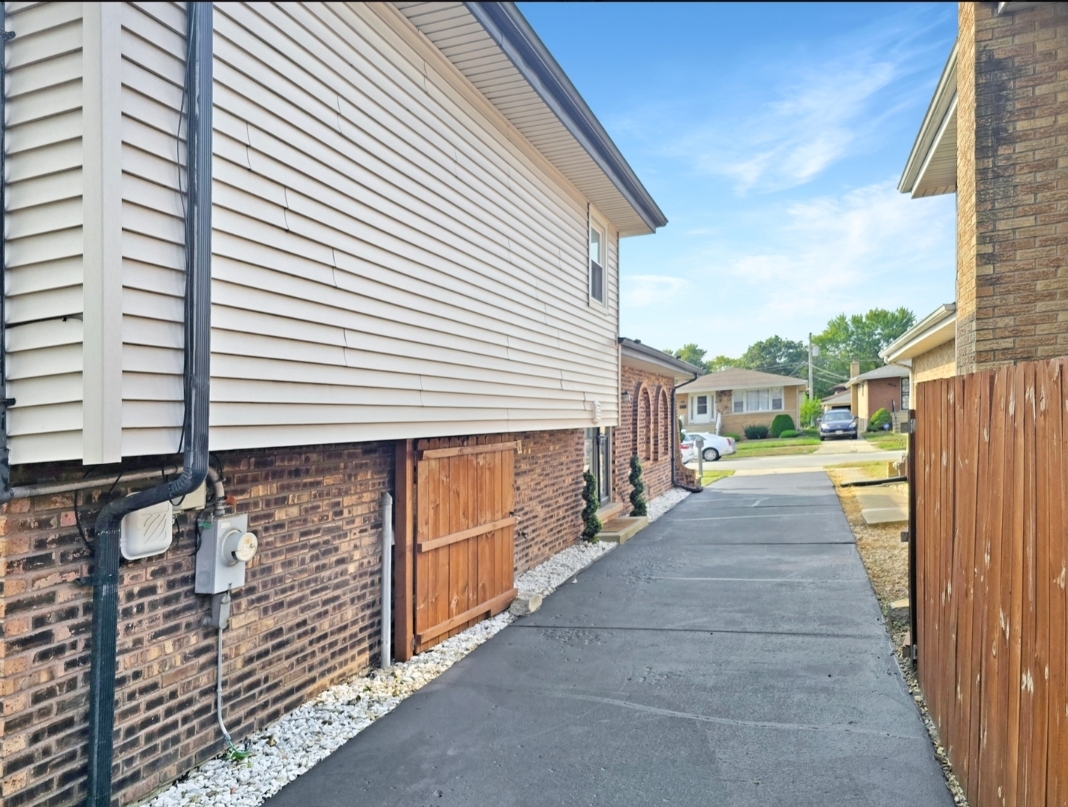Property Photo: 301 Cornell Avenue IL 60409