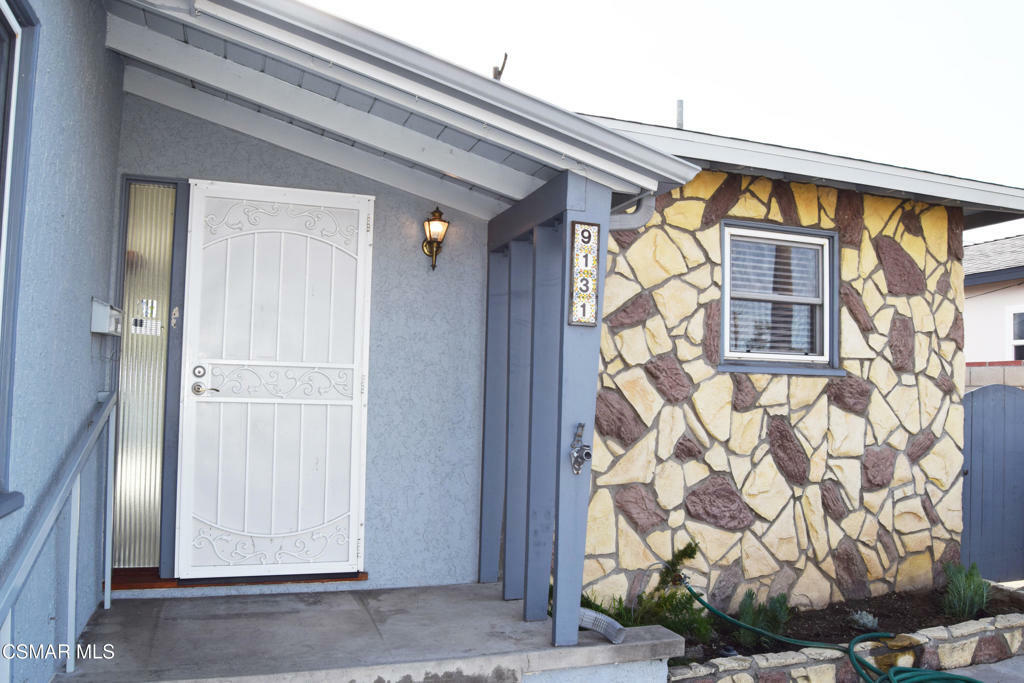 Property Photo:  9131 Bartee Avenue  CA 91331 