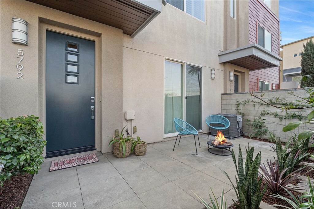 Property Photo:  5792 Acacia Lane  CA 90712 