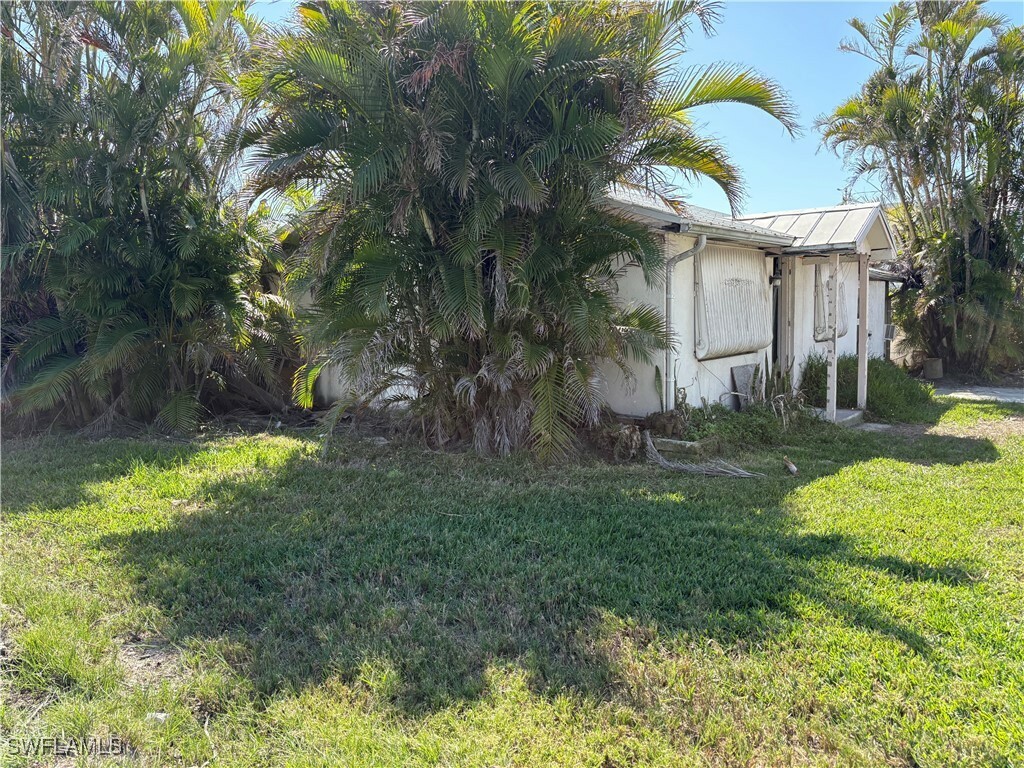 Property Photo:  2565 2nd Street  FL 33993 