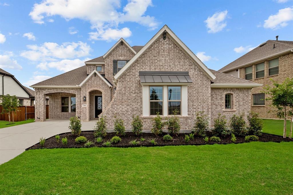Property Photo: 2806 Neidman Drive TX 76063