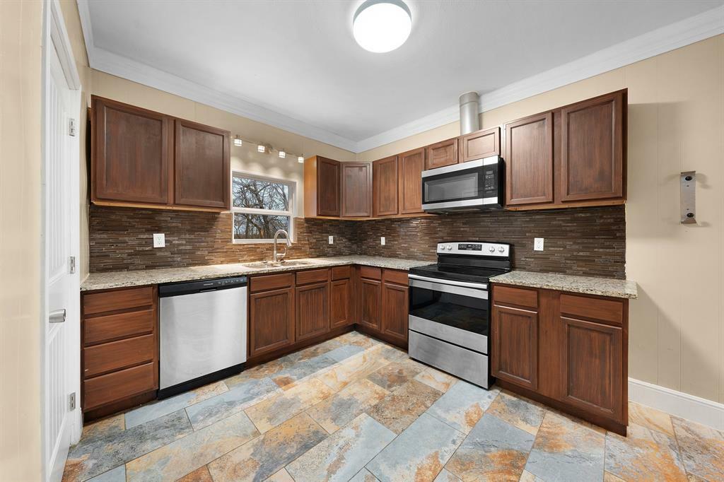 Property Photo: 315 Park Street TX 75428