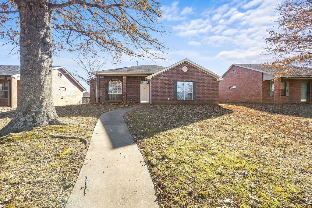 5695 W Reliance Street  Fayetteville AR 72704 photo