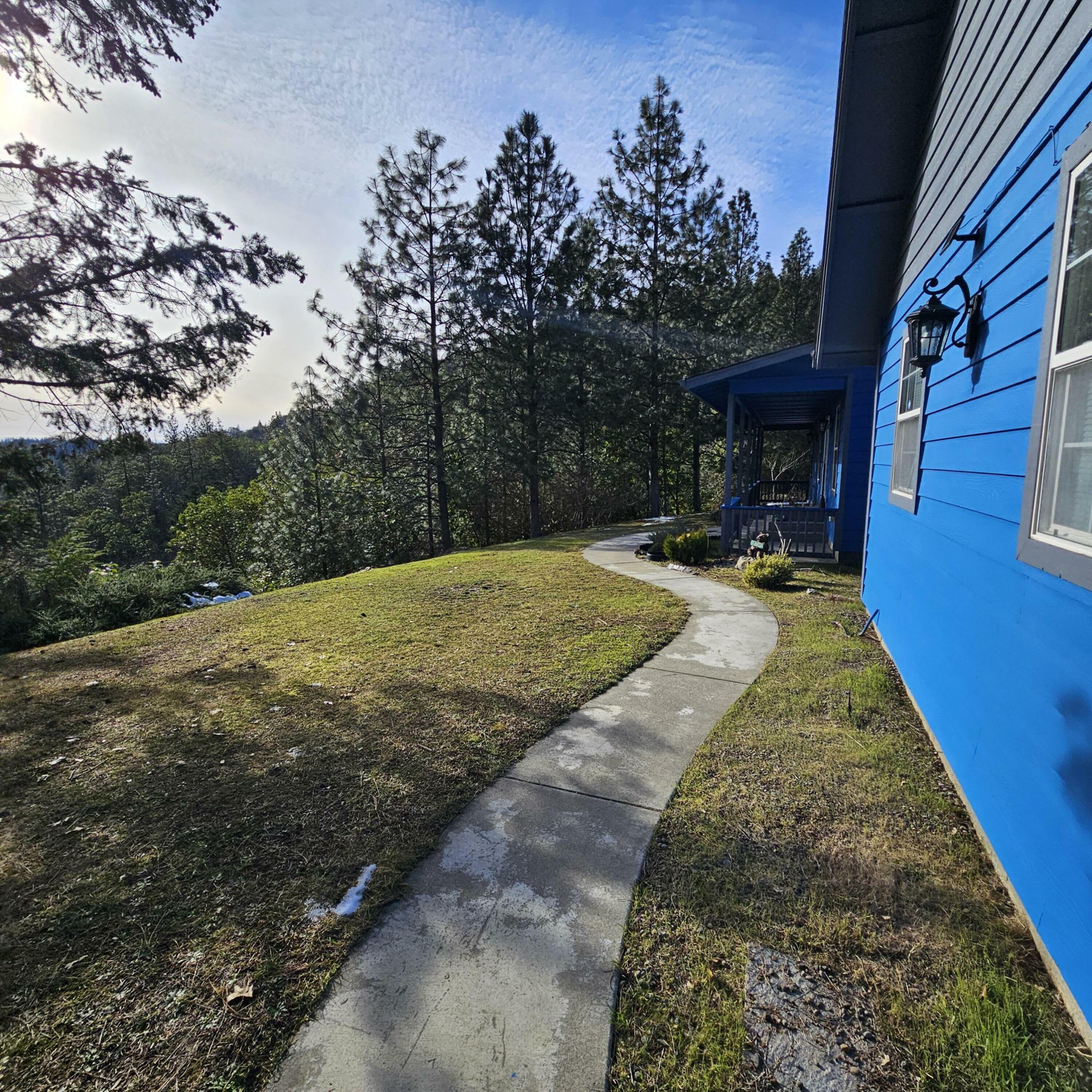 Property Photo:  1058 Granite Hill Road  OR 97526 