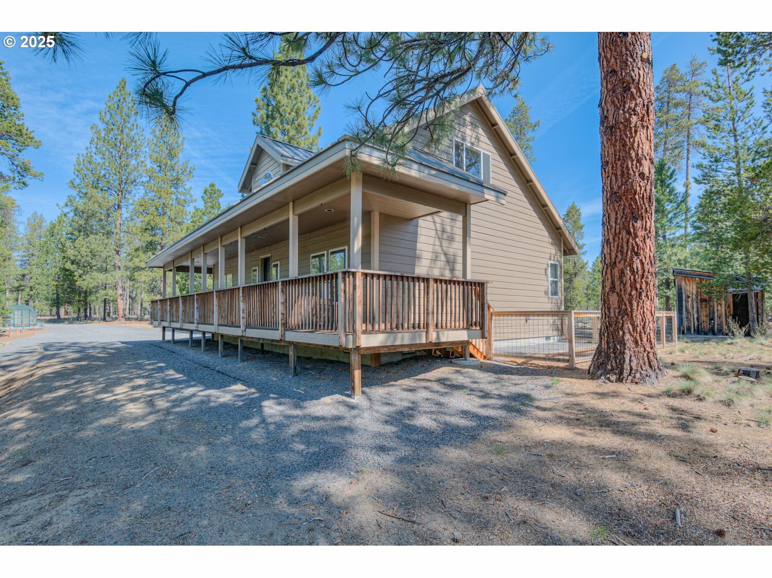 Property Photo: 15174 Yellow Pine Loop SE OR 97707