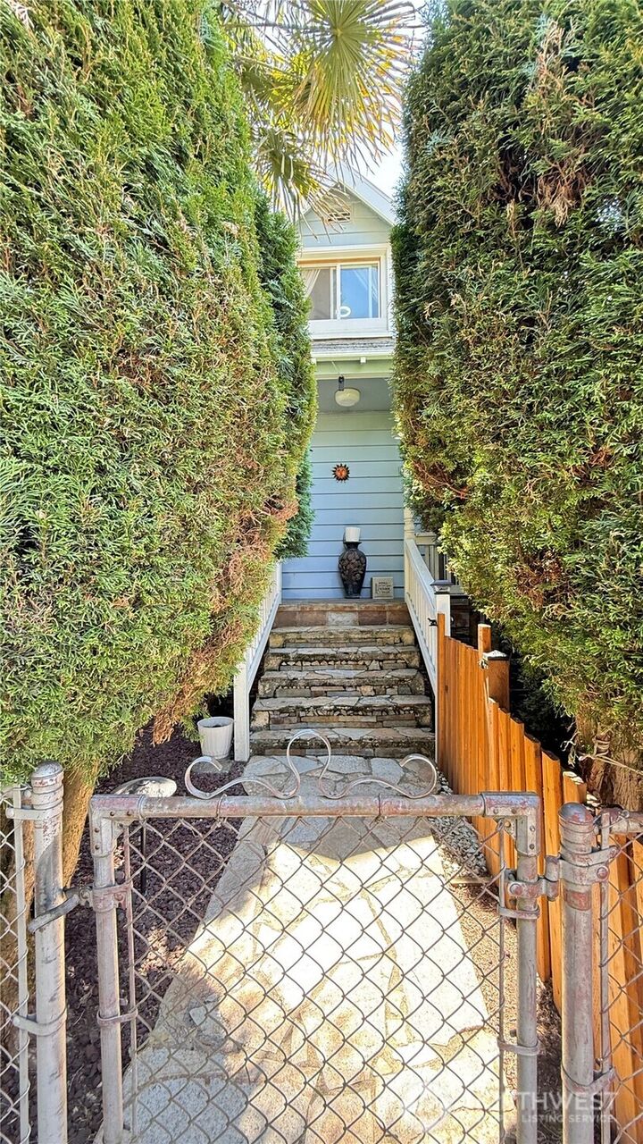 Property Photo: 749 S Elmgrove Street WA 98108