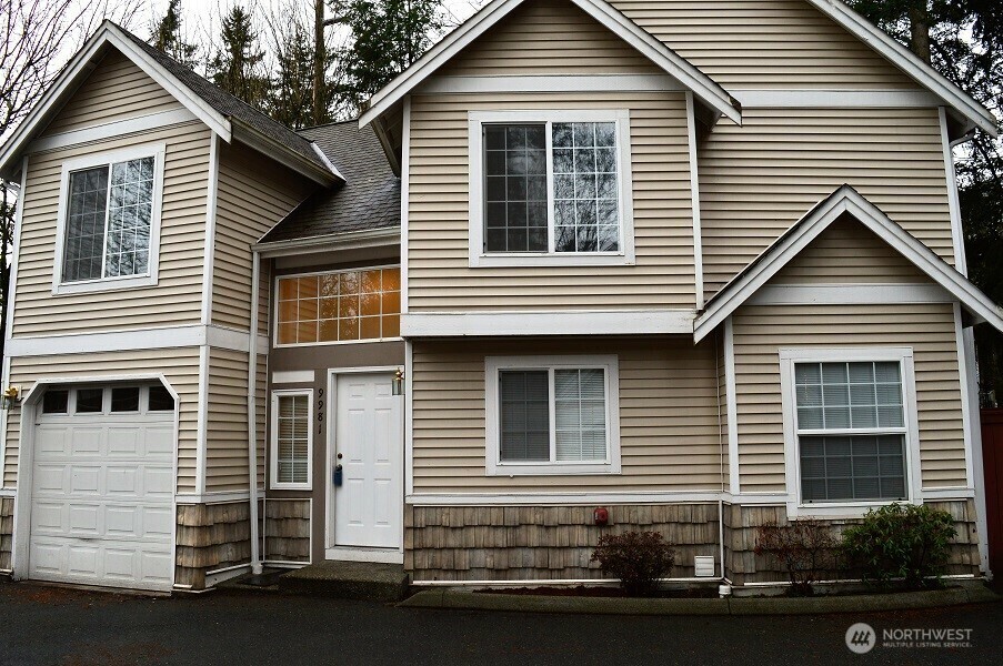 Property Photo:  9981  Avondale Road NE  WA 98052 