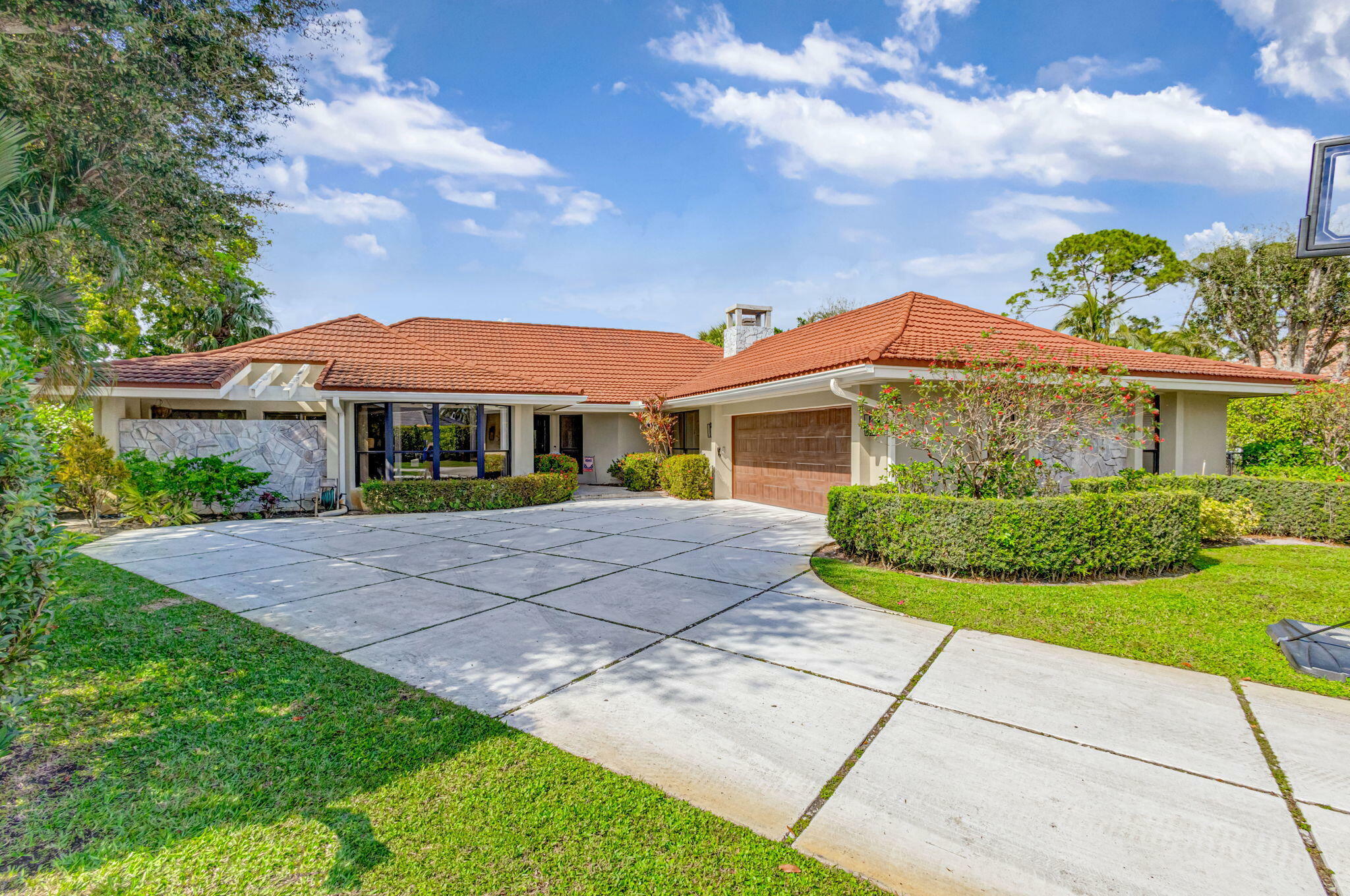 Property Photo: 6 Graemoor Terrace FL 33418