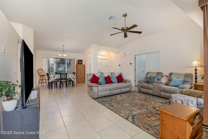 Property Photo: 332 Summers Creek Drive FL 32952