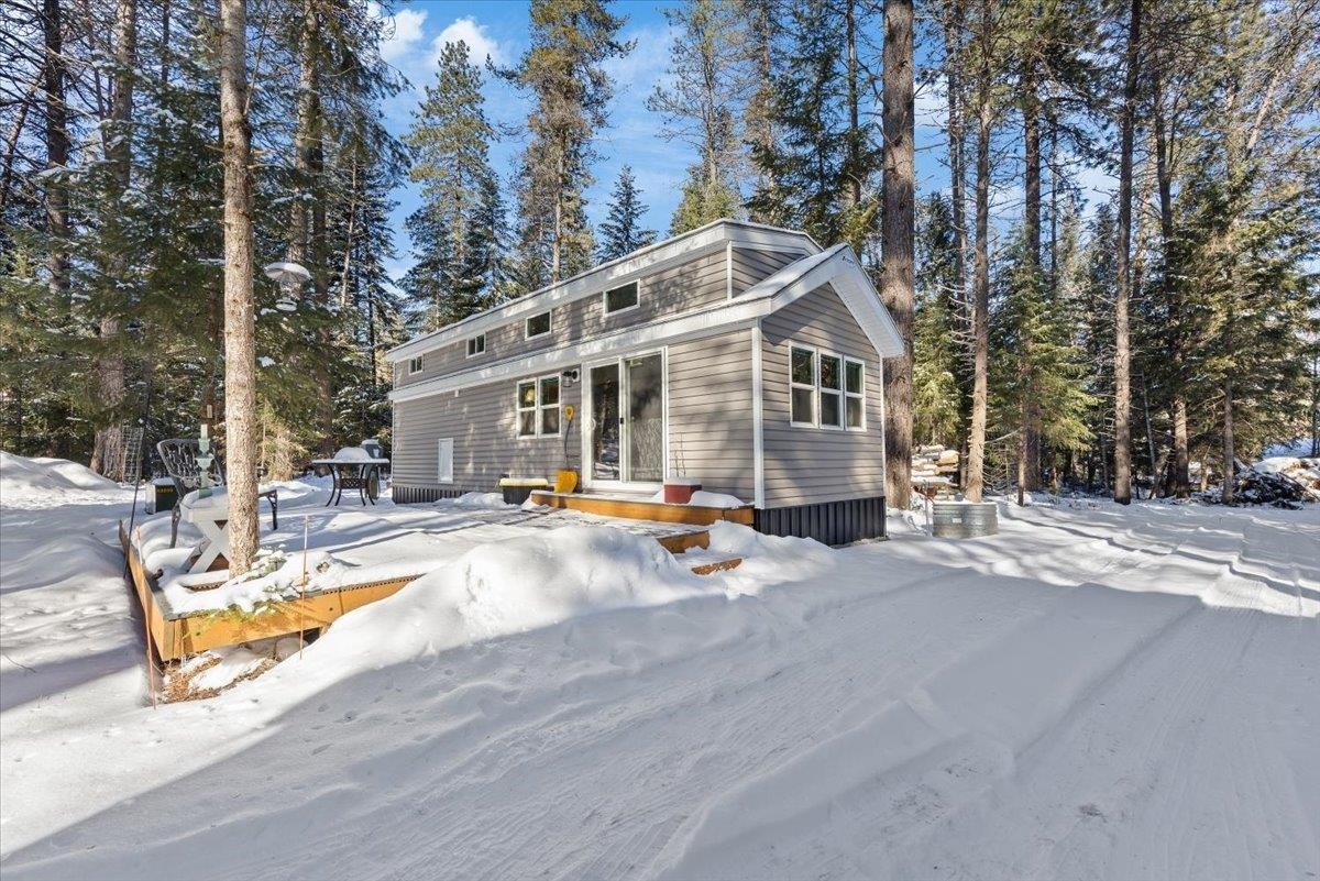 Property Photo:  192 Pine Hill Rd  WA 99156 