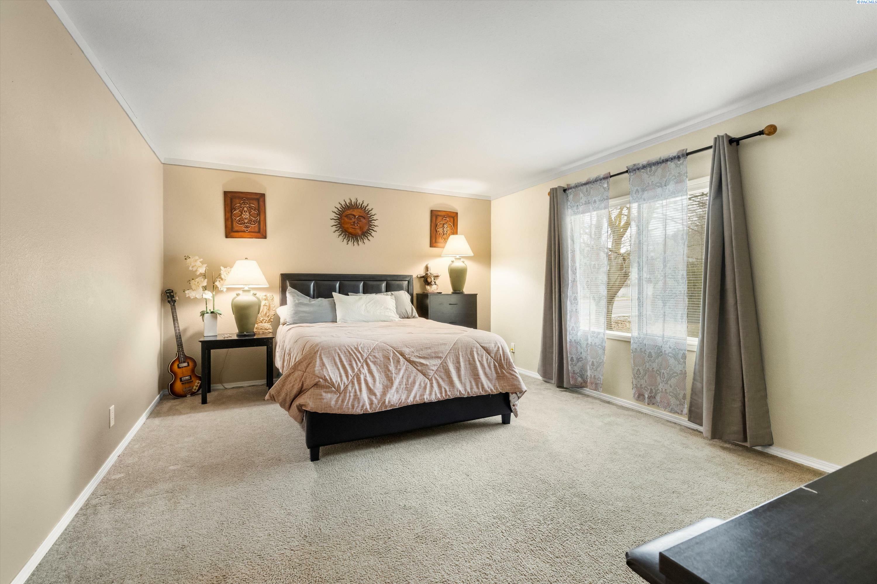Property Photo: 17 Galaxy Ln 17 WA 99352