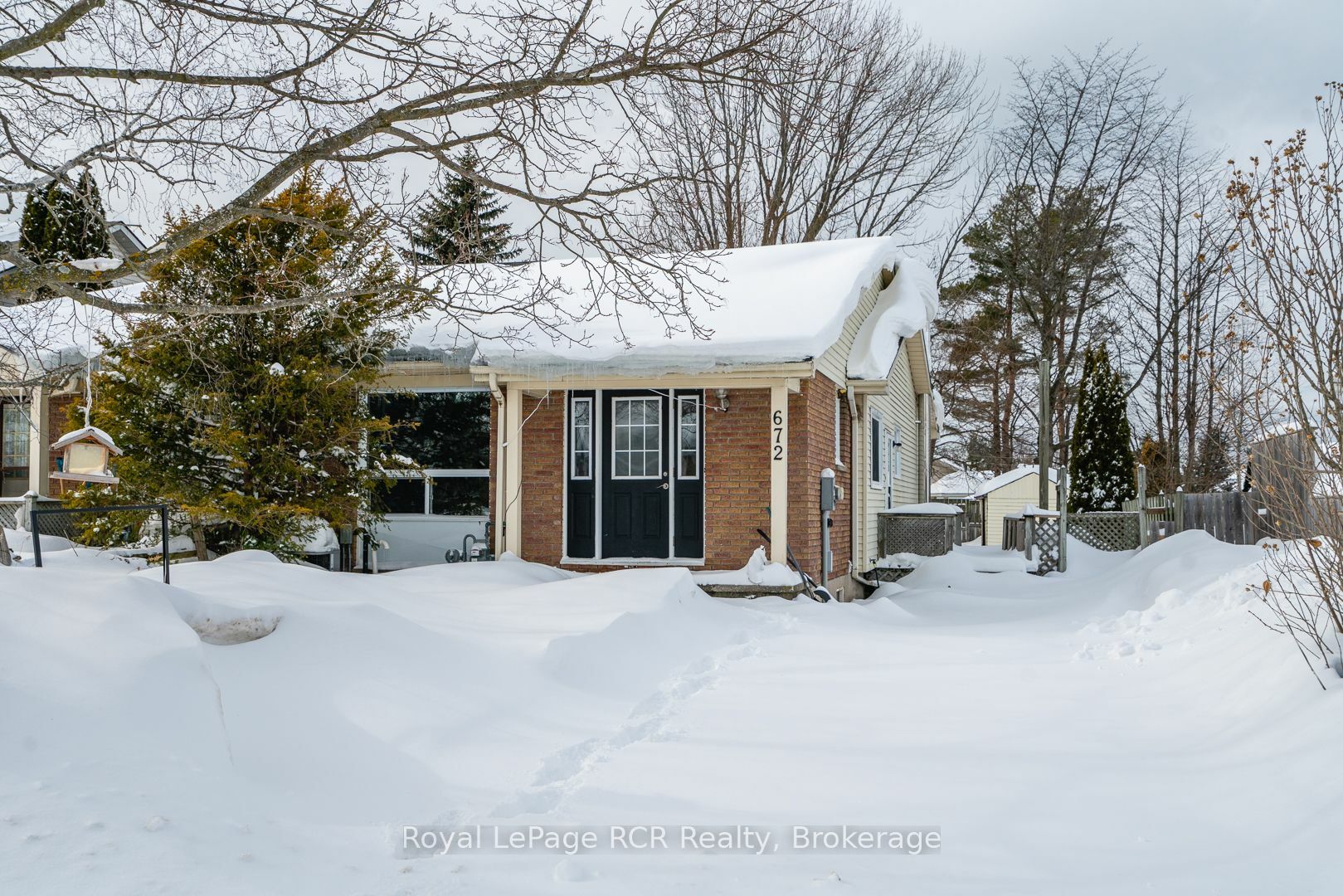 Property Photo:  672 Kennard Cres  ON N2Z 1T4 