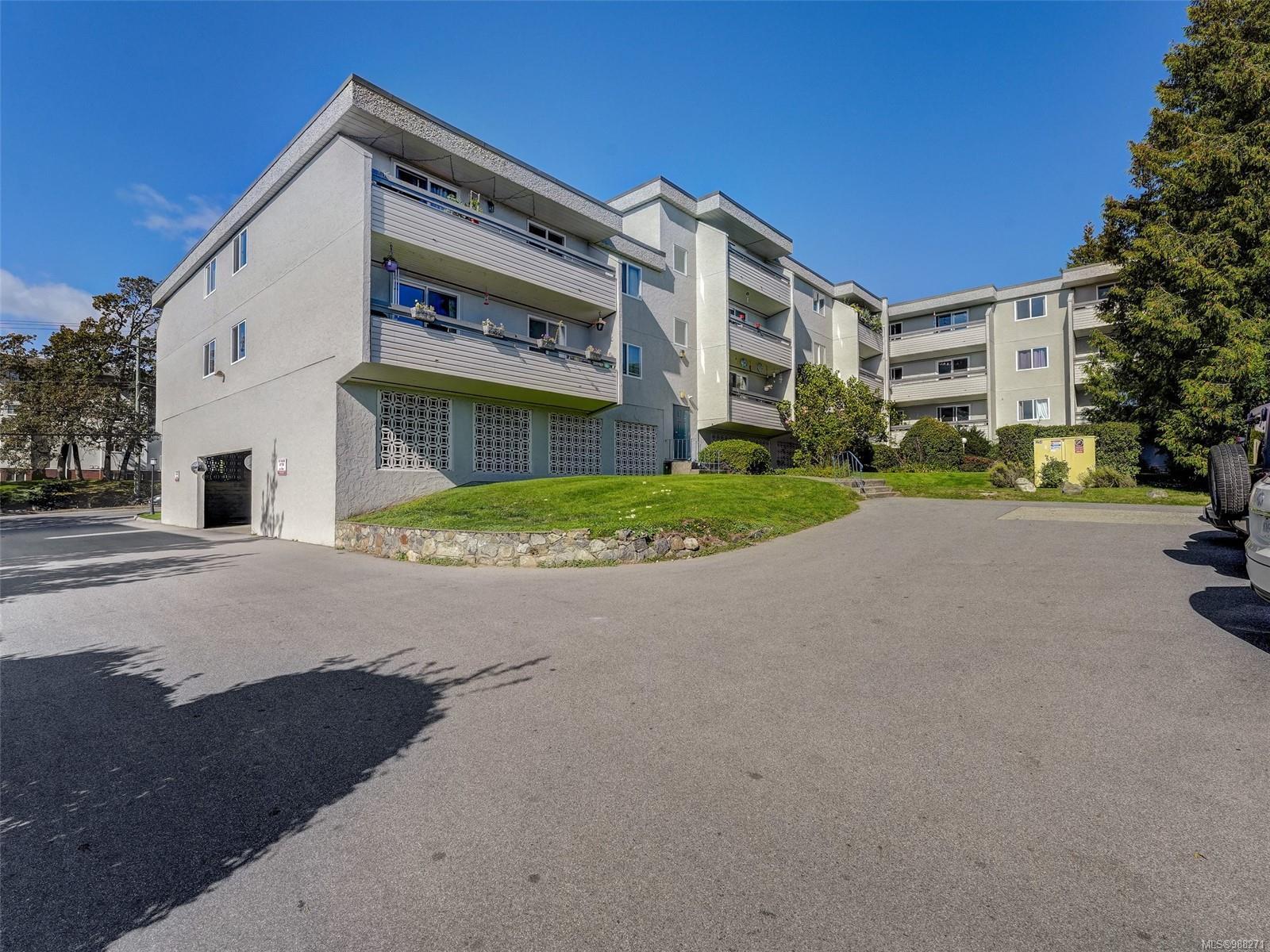 Property Photo: 3235 Quadra St 406 BC V8X 1G4