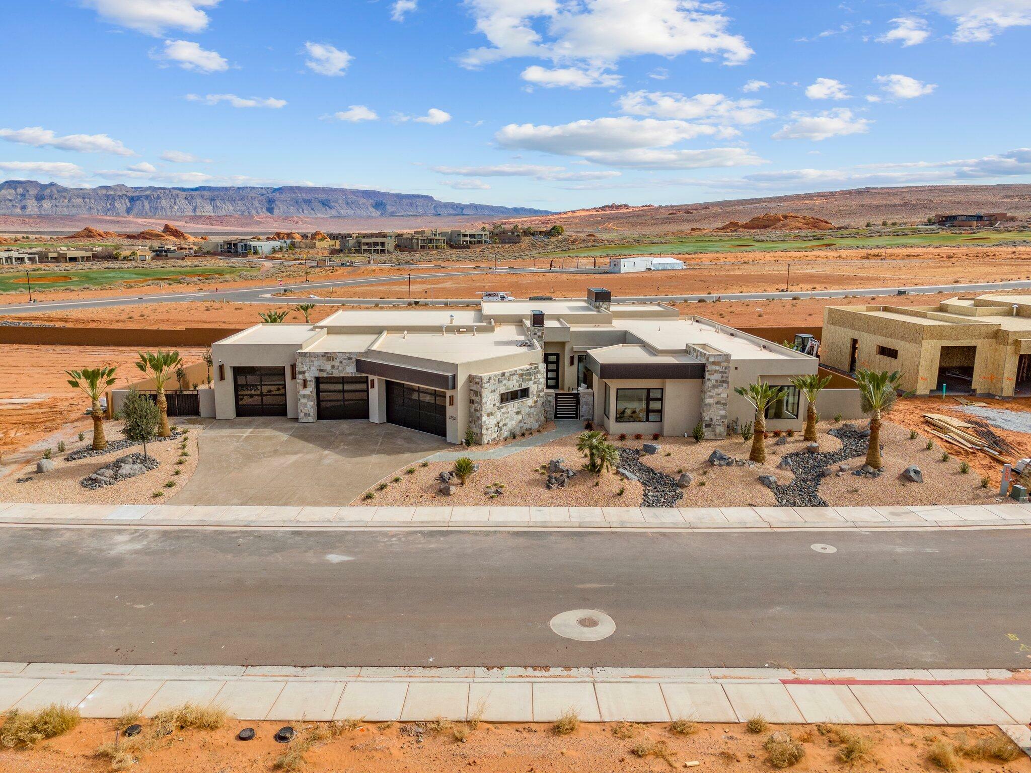 Property Photo: 3253 Cottontail Way UT 84737