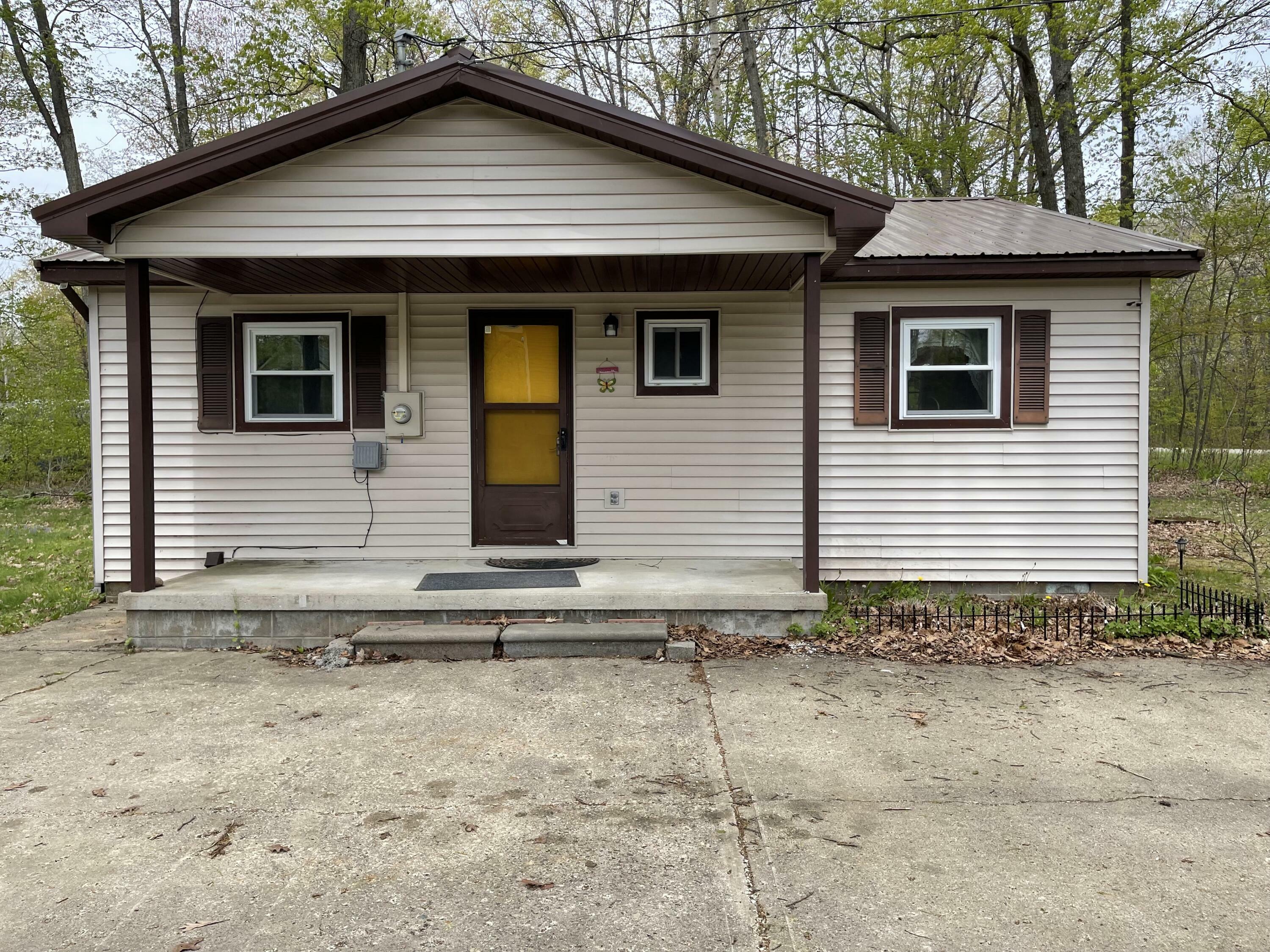605 Englewood Drive  Roscommon MI 48653 photo