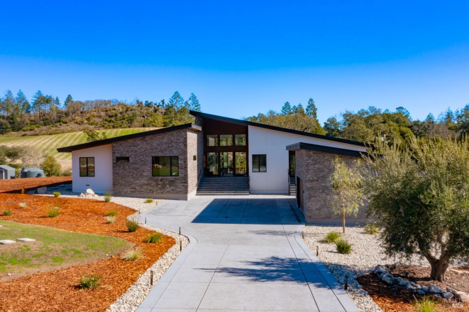 Property Photo:  1890 Lawndale Road  CA 95452 