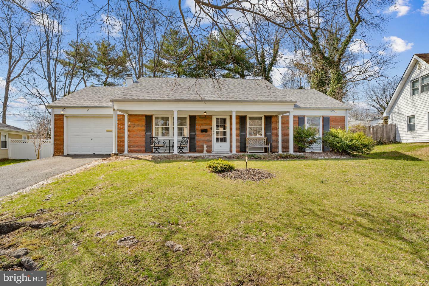 Property Photo:  40 Gramercy Lane  NJ 08046 