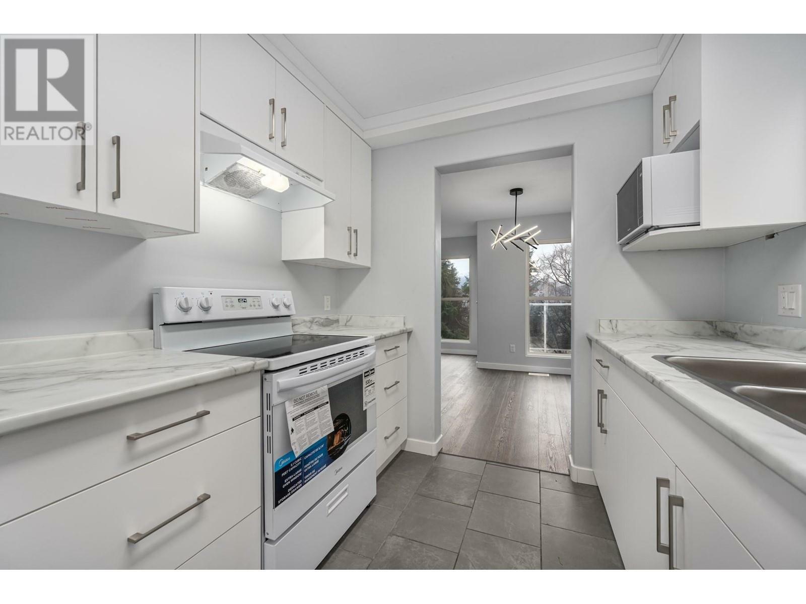 Property Photo:  383 Columbia St W Street 30  BC V2C 1K5 