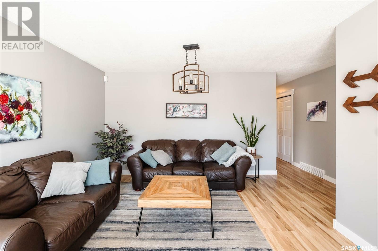 Property Photo:  6106 1st Avenue N  SK S4T 6Z7 