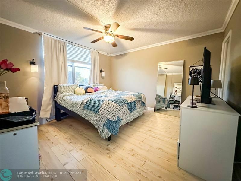 Property Photo:  4501 NE 21st Ave 301  FL 33308 