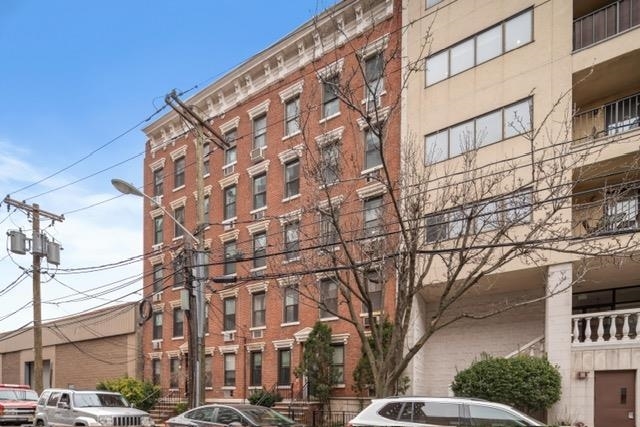 Property Photo:  70 Park Ave 3L  NJ 07030 