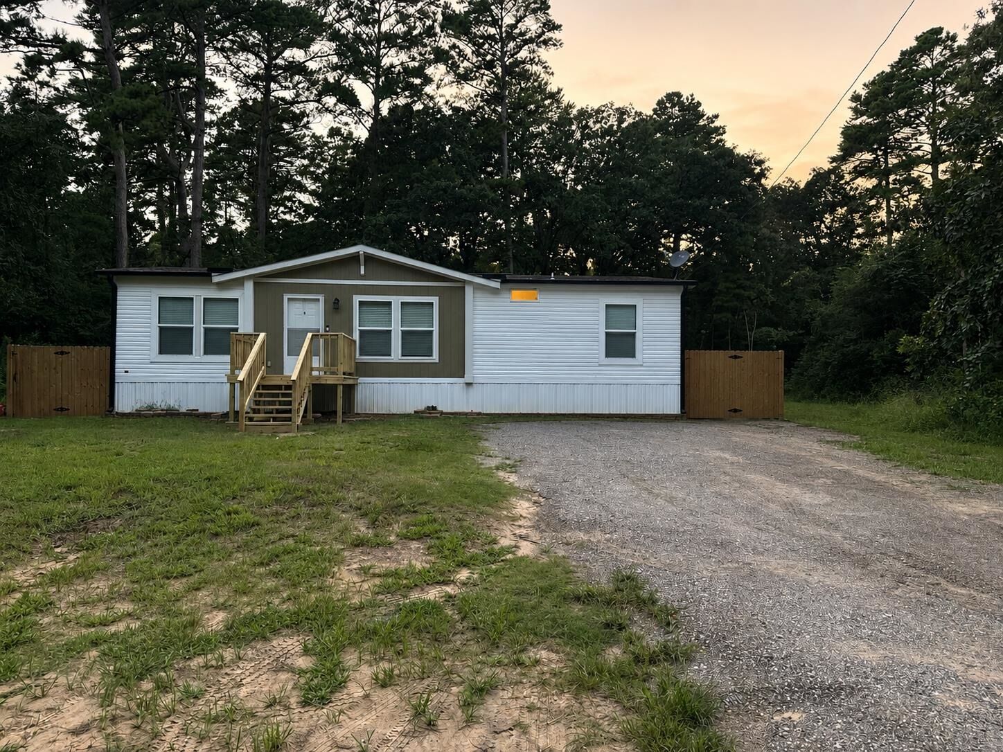 Property Photo:  154 Janis Dr  TX 75757 