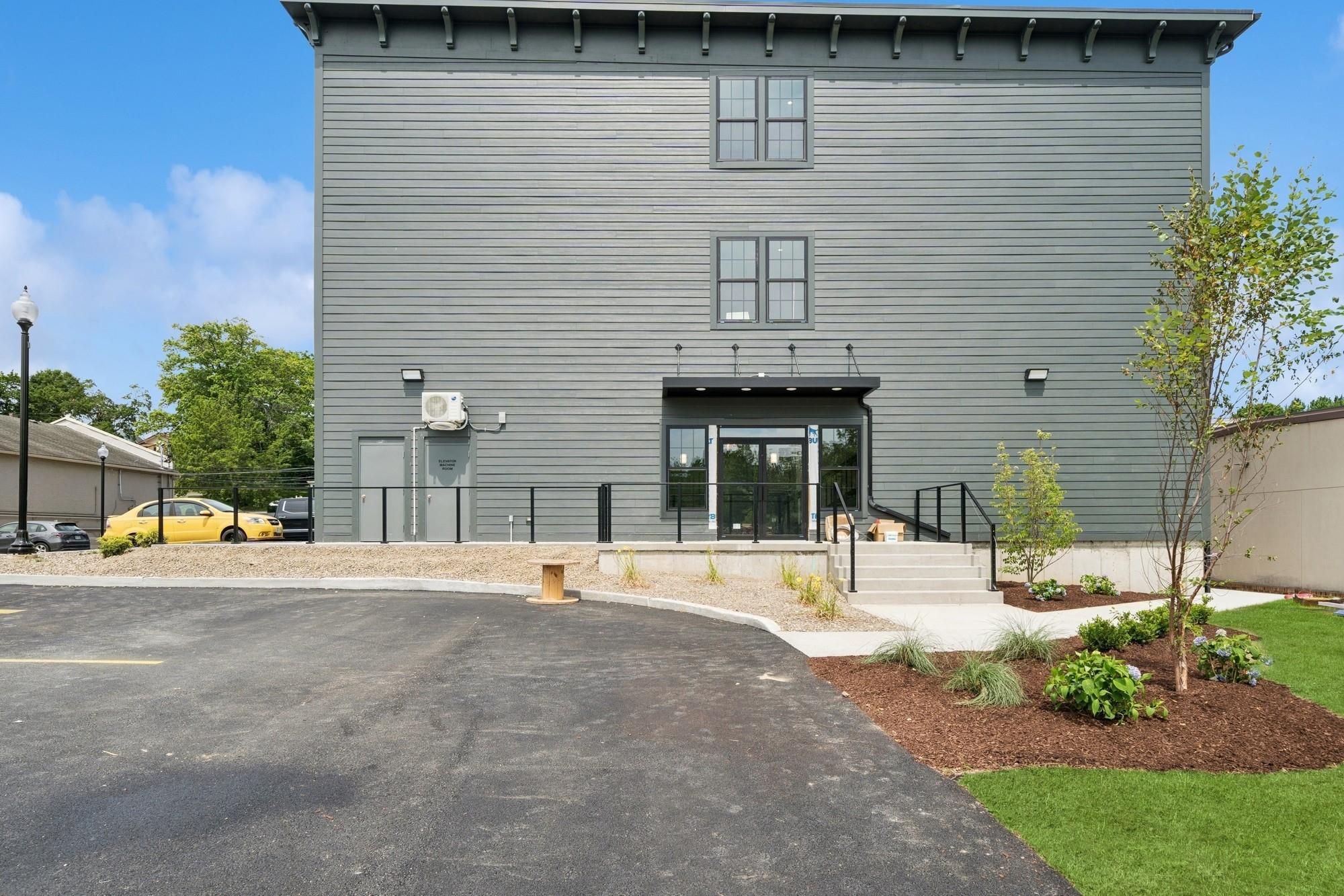 Property Photo:  153 Greenwich Avenue 206  NY 10924 