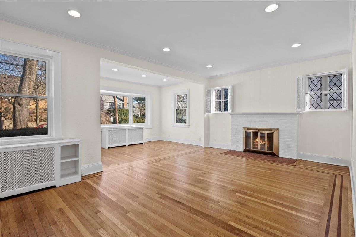 Property Photo:  7 Harwood Avenue  NY 10603 