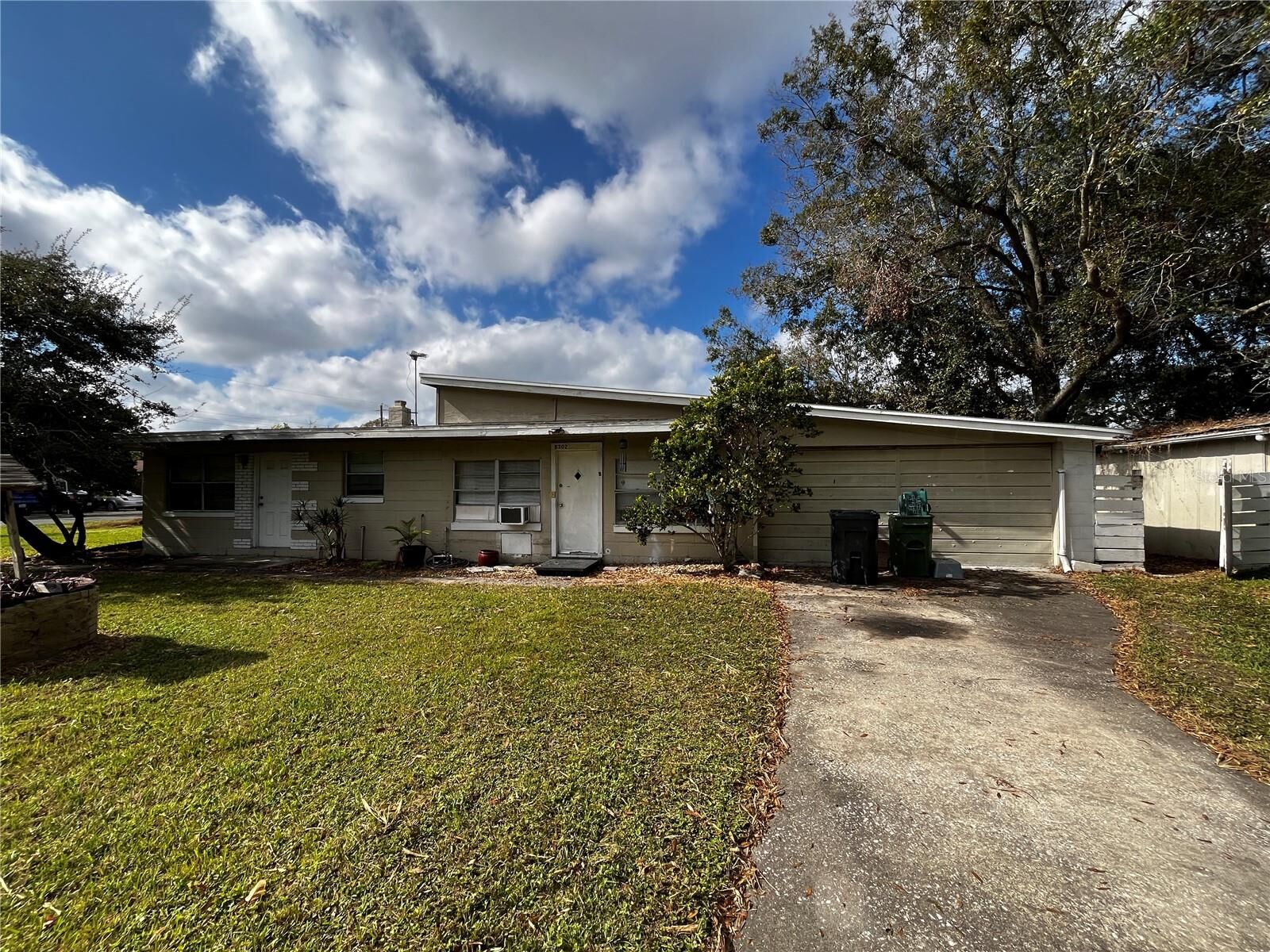 Property Photo: 8302 N Lois Avenue FL 33614