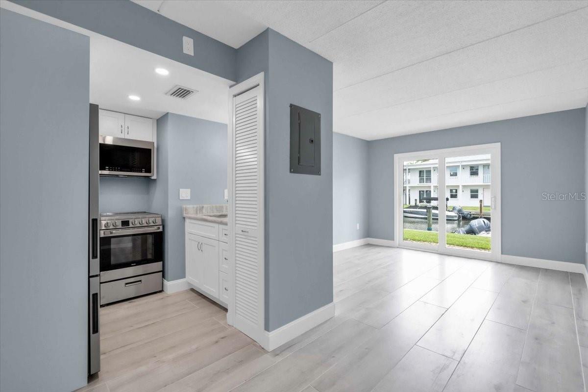 Property Photo: 902 Gibbs Road 181 FL 34285