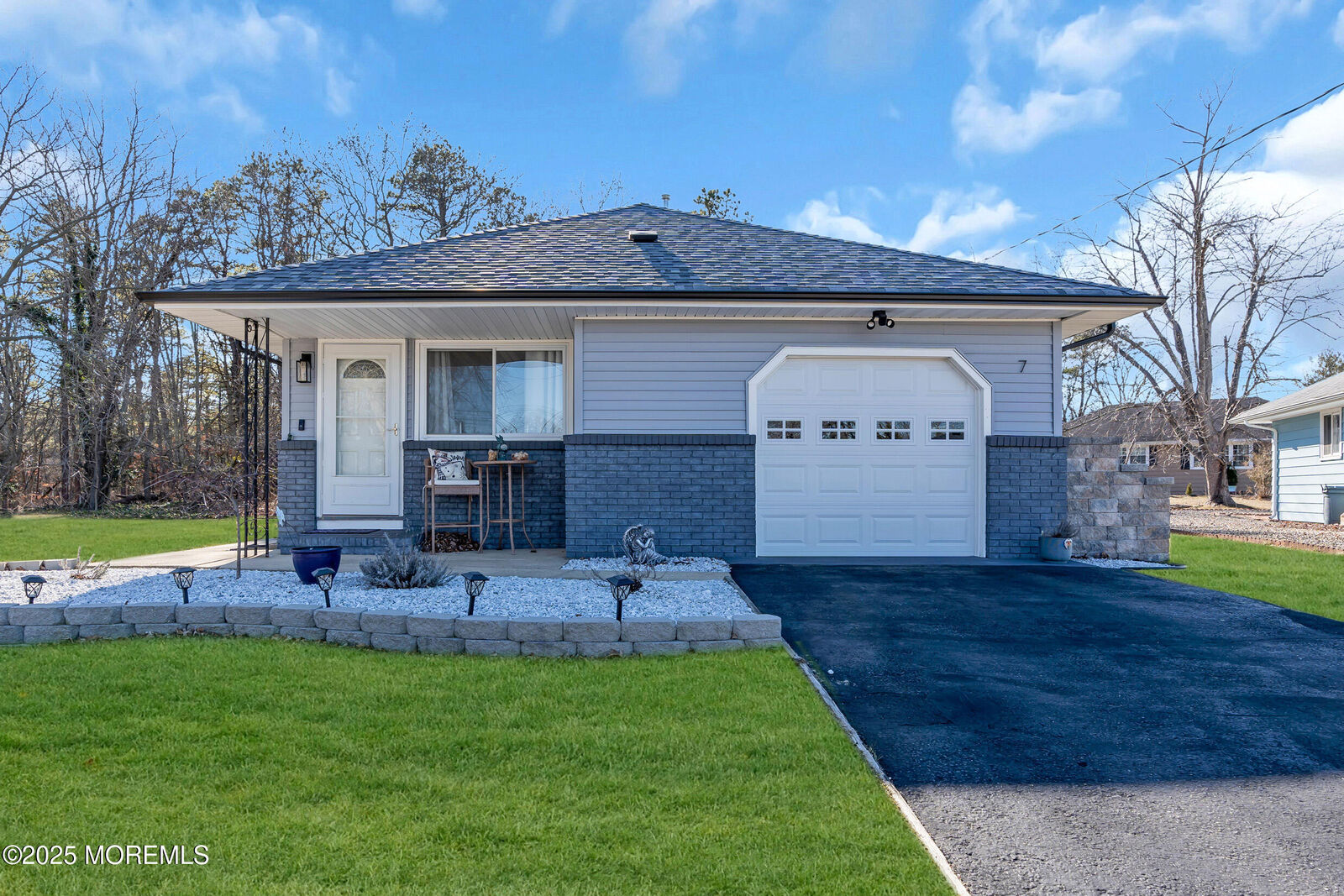 Property Photo:  7 Mt Nebo Lane  NJ 08753 