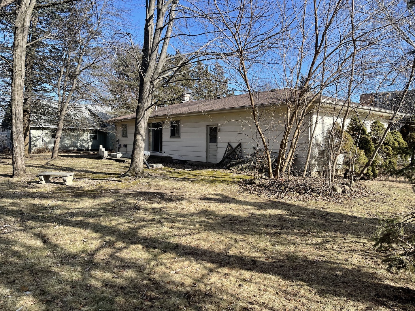 Property Photo:  92-88 N Airlite Street  IL 60123 