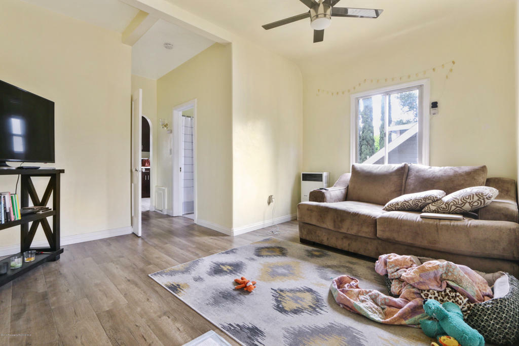 Property Photo:  123 S Grand Oaks Avenue  CA  